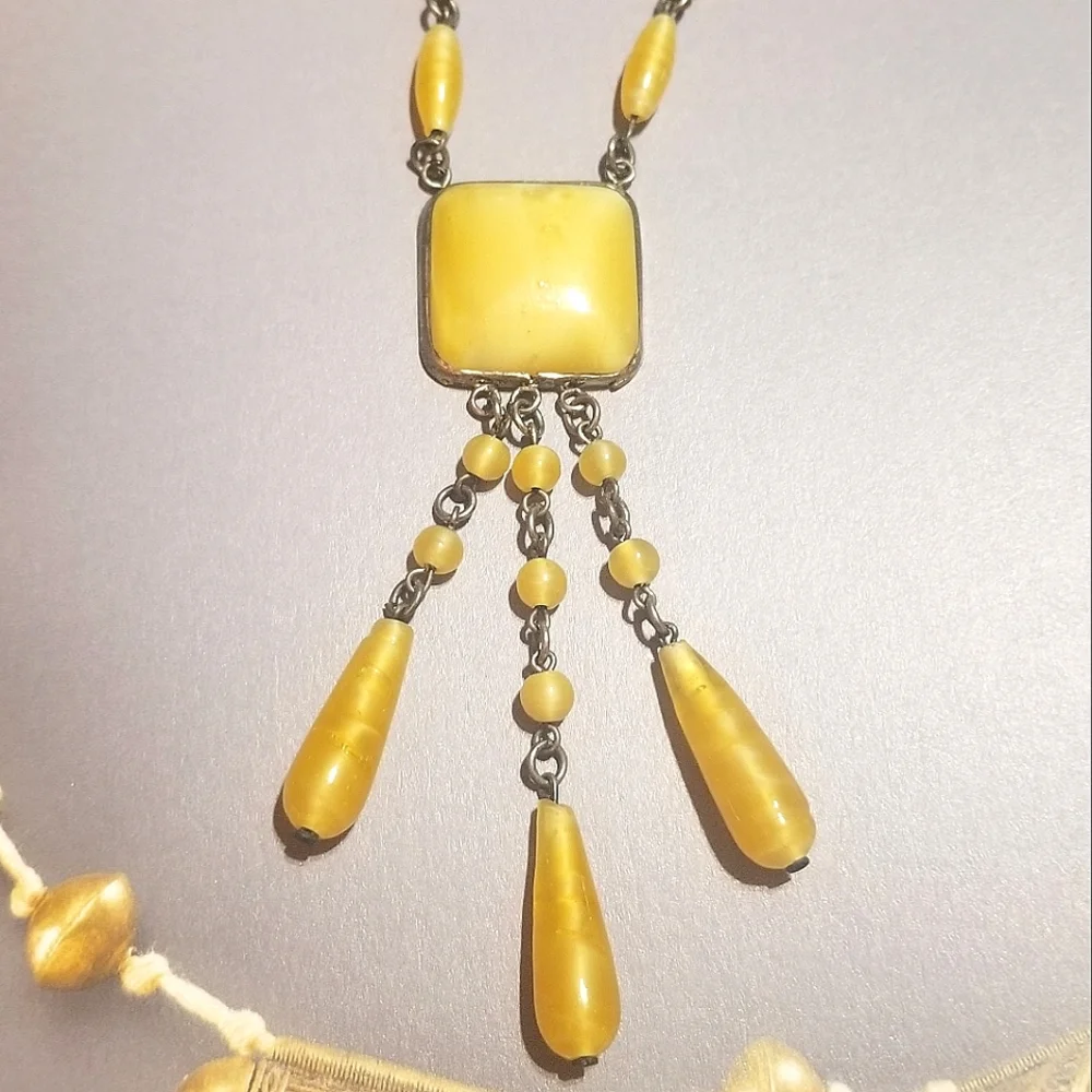 1920s Max Neiger Yellow Frost Czech Glass Necklace - Picture 5 of 7